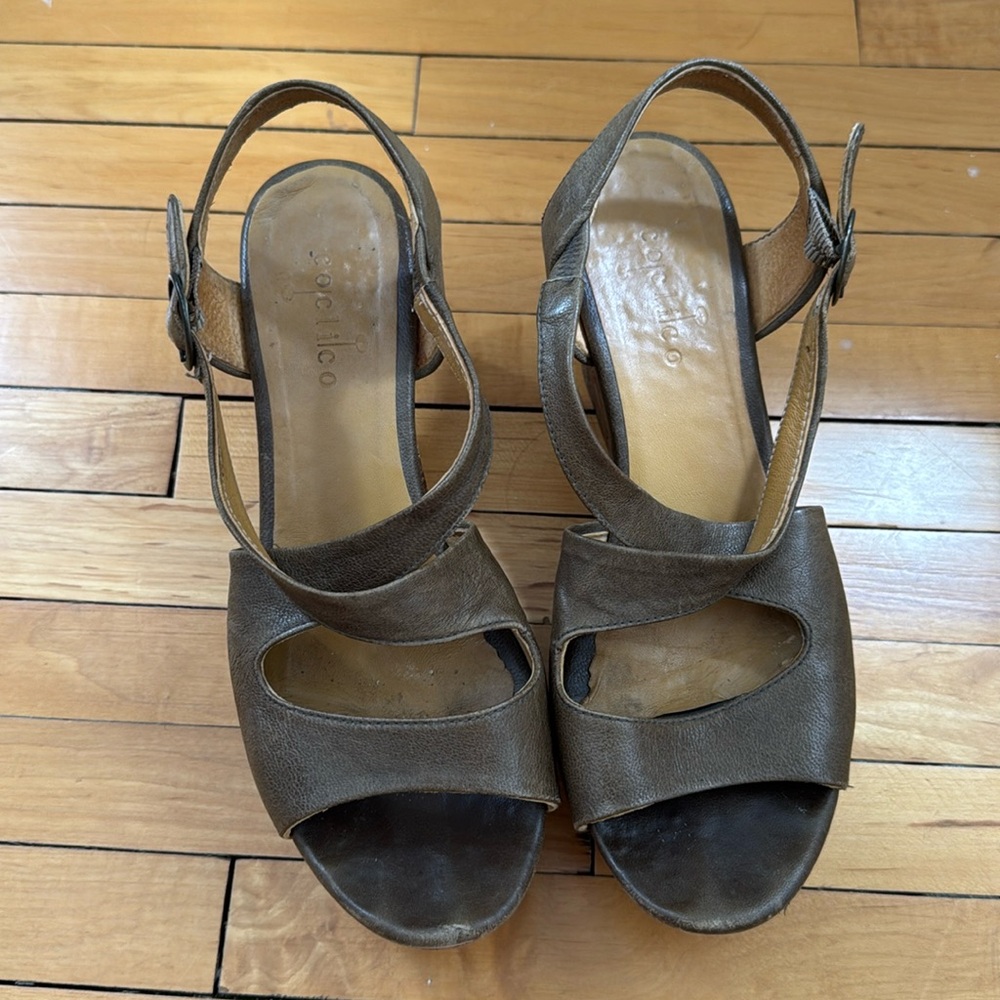 Coclico wedge olive sandal. Good condition but has been loved. Size 37.